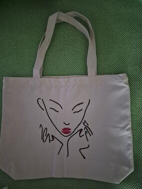 White Canvas Tote with Minimalist Face Line Art With Zipper Closure